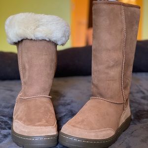NWT UGG tall water resistant boots